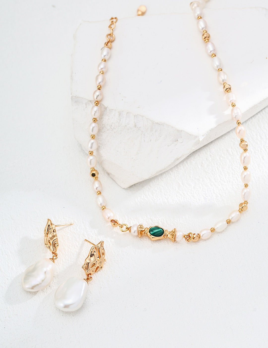 Natural Pearl & Malachite Necklace