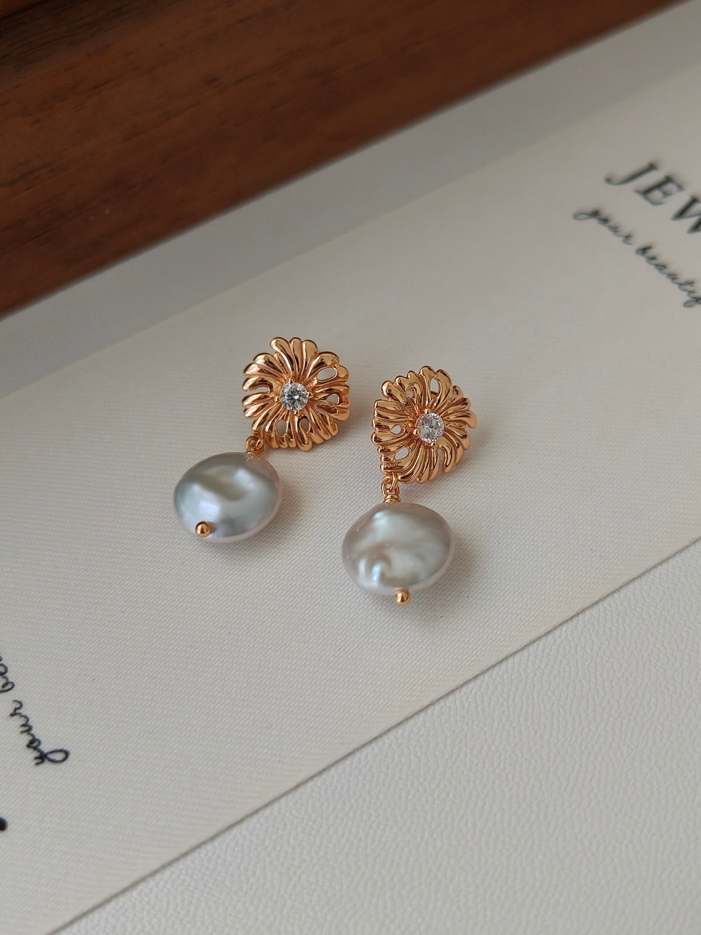 Irregular Pearl Flower Earrings