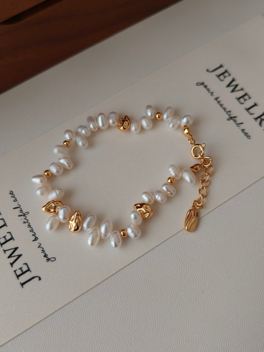 Irregular 18K Gold Pearl Bracelet