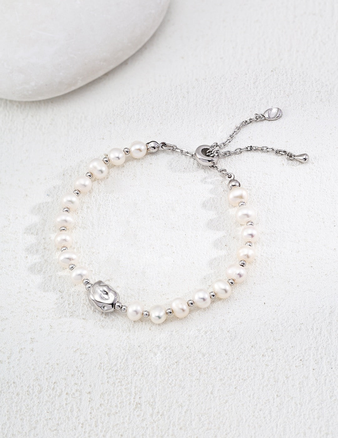 Minimalist Natural Pearl Bracelet