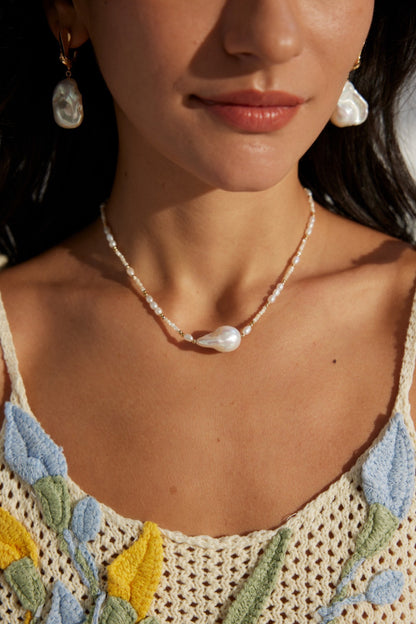 Minimalist Natural Pearl & Shell Necklace